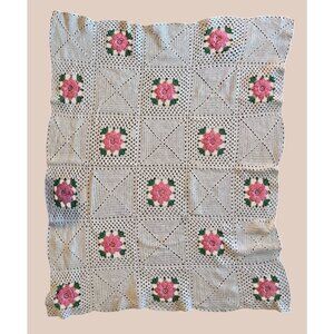 Vintage Crochet Flower Pattern 3d Doily 29x35”